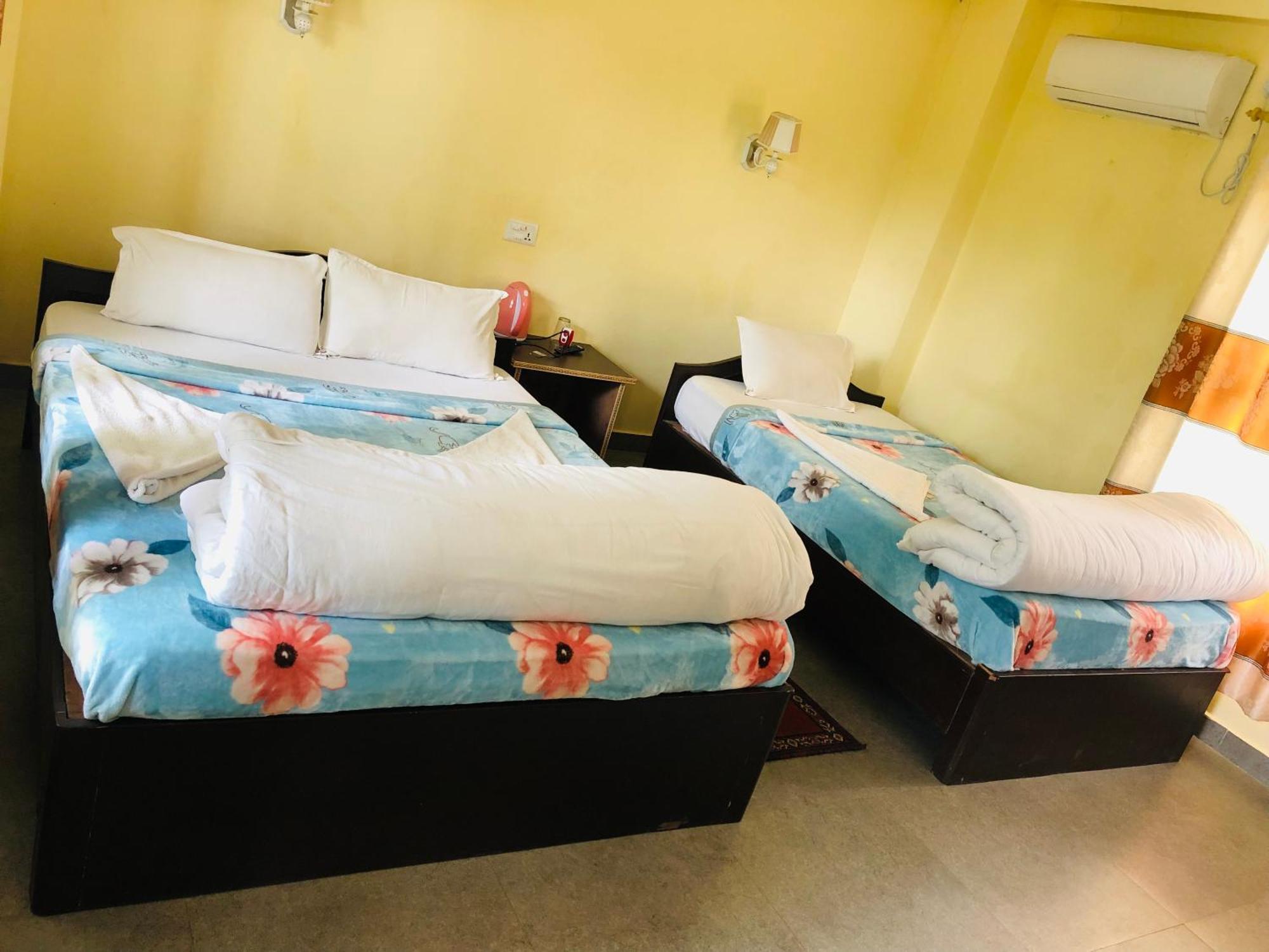 Hotel Silent Park Sauraha Exterior foto