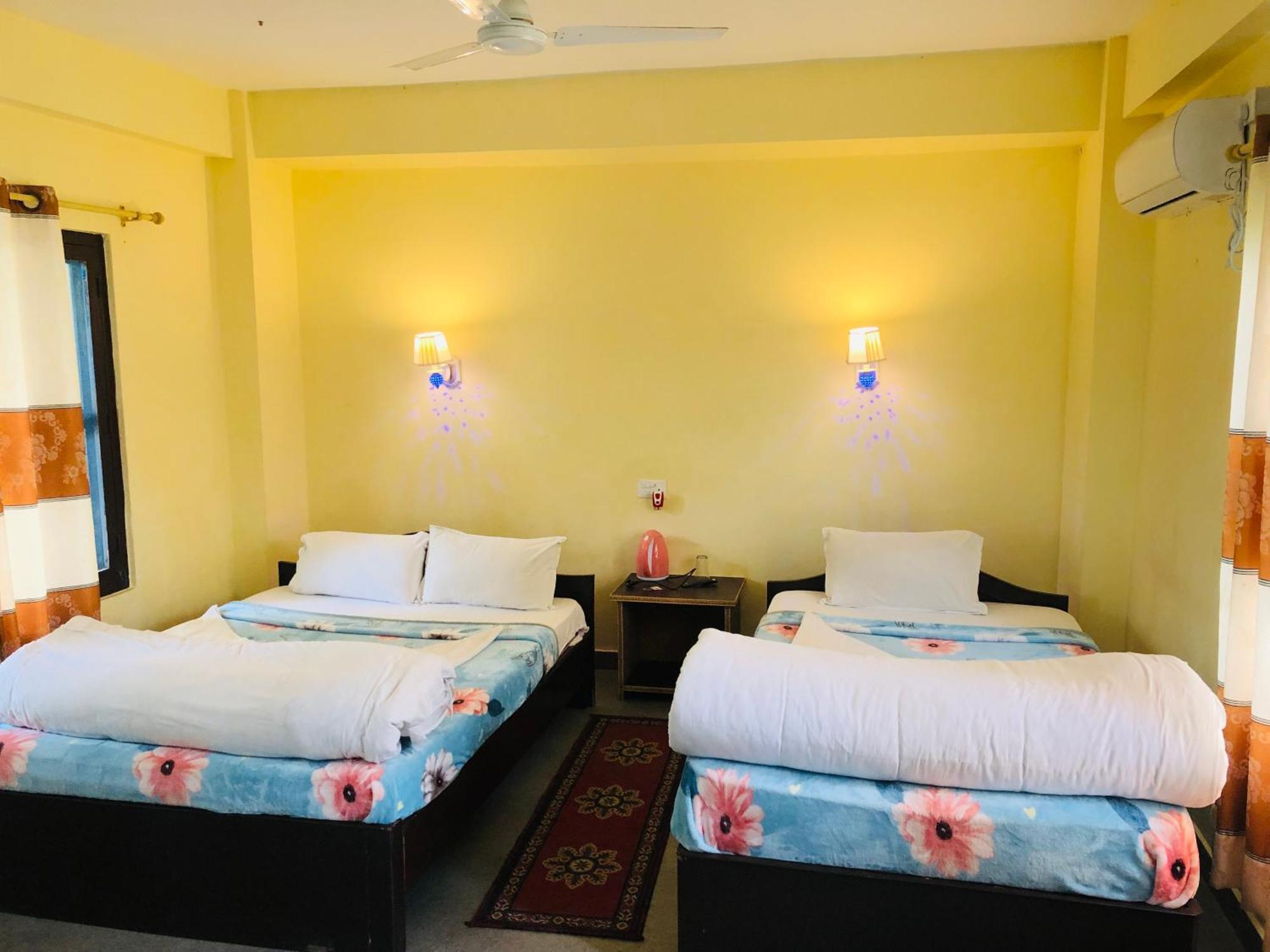 Hotel Silent Park Sauraha Exterior foto